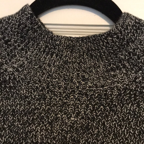 GAP Mock Neck Sweater - Picture 4 of 5